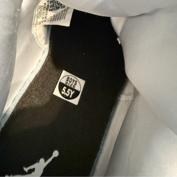 NIKE Air Jordan 4 Retro Platinum Gold Sneakers - Brand New - Picture 11 of 12